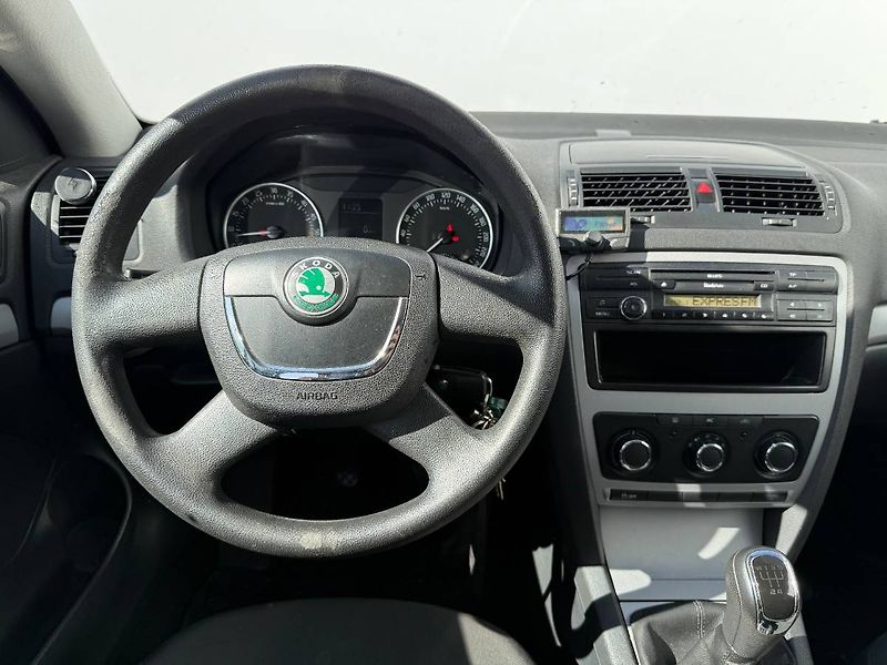 Škoda Octavia (2012) 1.6 TDI 77 kW Ambiente - fotka 5 z 20
