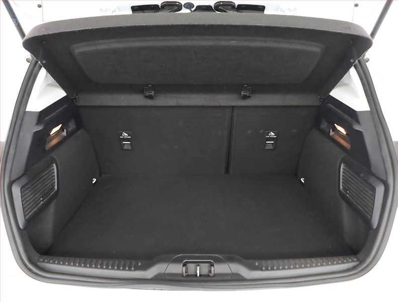 Ford Focus (2018) 1.0 EcoBoost, Serv.kniha, Navi - fotka 16 z 17