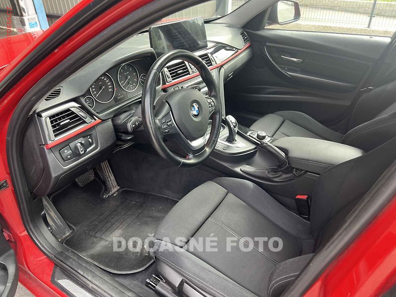 BMW Řada 3 (2013) 2.0 D, 2.maj,ČR, AT, xenon - fotka 3 z 3
