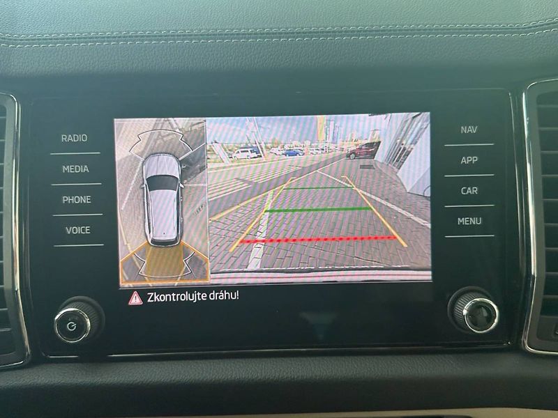 Škoda Kodiaq (2022) 2.0 TDI 7DSG Laurin&Klement - fotka 29 z 29