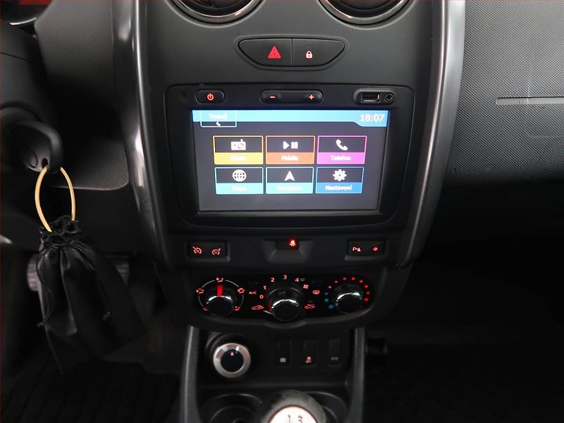 Dacia Duster (2016) 1.5 dCi, 4X4, Navi, Tempomat - fotka 9 z 17