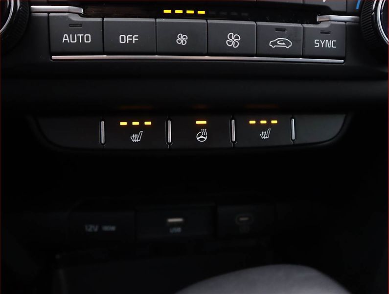 Kia Ceed (2025) 1.5 T-GDI - fotka 23 z 24