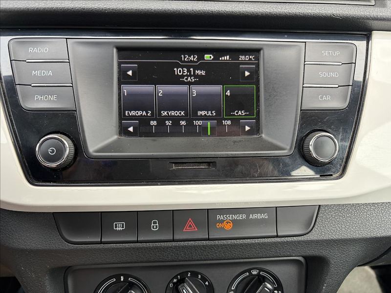 Škoda Fabia 1,2 TSi  Serviska,Senzory,AC - fotka 19 z 42