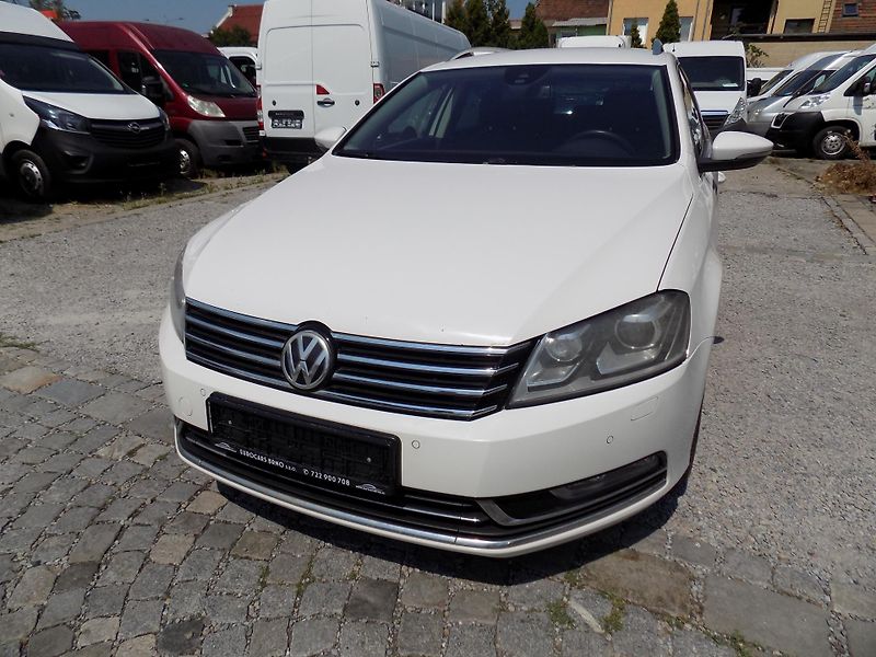 Volkswagen Passat 2,0 TDI 130 KW ALCANT. VÝHŘEV - fotka 2 z 61