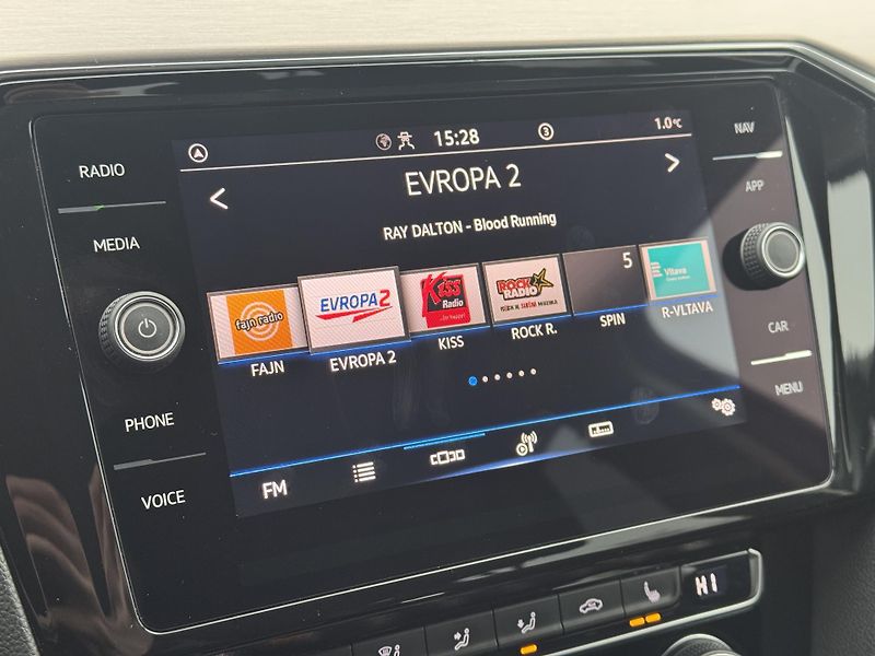 Volkswagen Passat (2020) 1.5TSi DSG Elegance, ČR, 360° - fotka 31 z 46