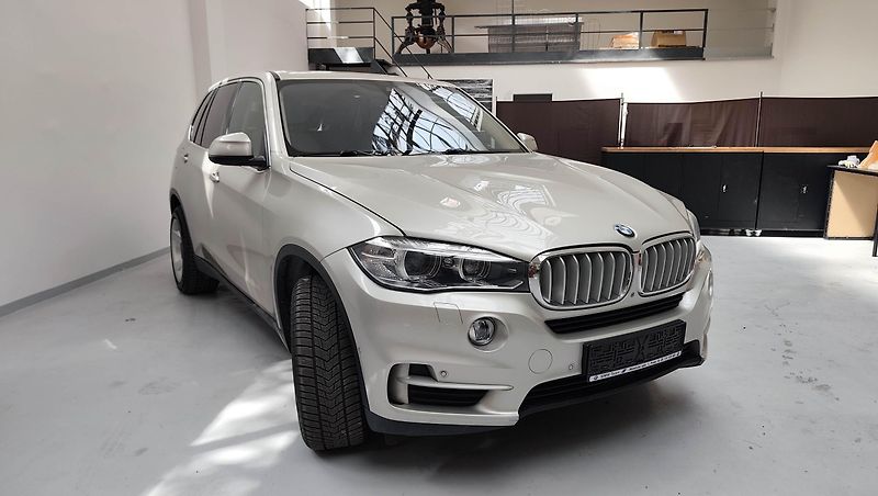BMW X5 (2014) - fotka 9 z 63