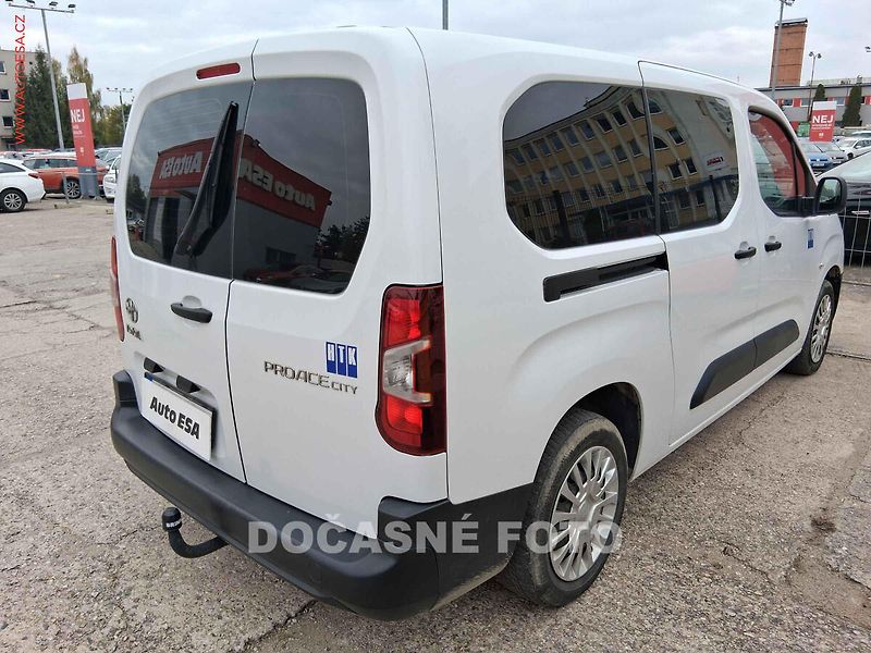 Toyota ProAce City Verso (2023) 1.2T MAXi, 1.maj,ČR, AC - fotka 2 z 3