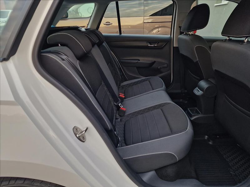 Škoda Fabia 1.0 TSI 70kW Combi Tour,1.Maj - fotka 15 z 47