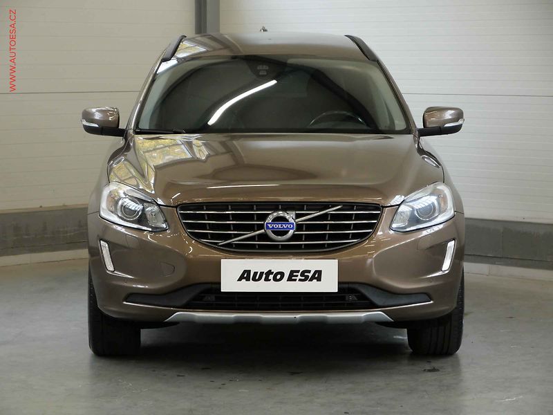 Volvo XC60 (2014) 2.4 D4 AWD, AT, bixen, kamera - fotka 2 z 22