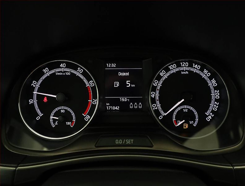 Škoda Fabia (2021) Style 1.0 TSI, Tempomat - fotka 9 z 19