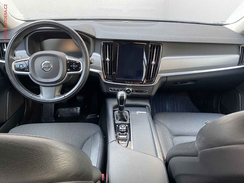 Volvo V90 (2018) 2.0d3, LED, světla - fotka 8 z 21