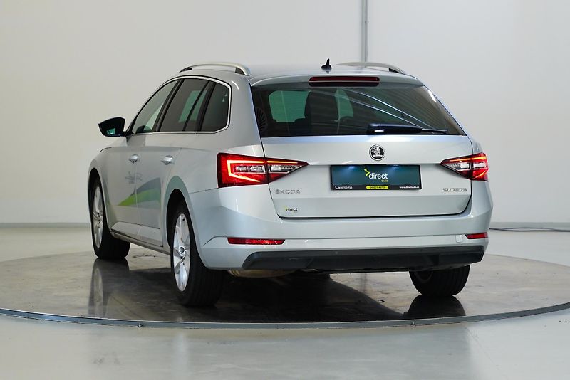 Škoda Superb - fotka 7 z 26