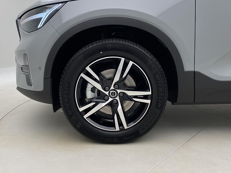 Volvo XC40 (2026) B3 AUT DARK PLUS - fotka 18 z 60