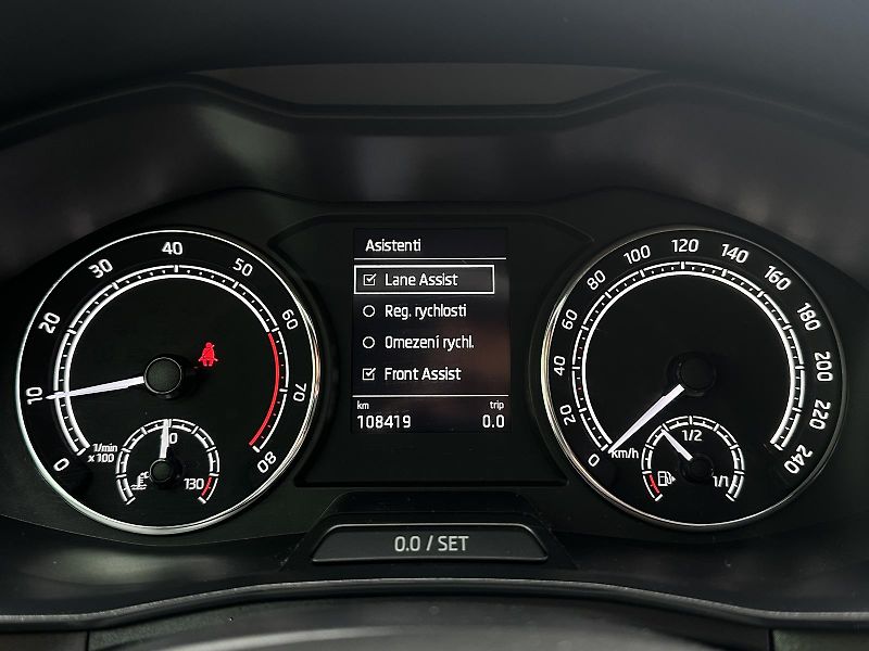 Škoda Kamiq 1.0TSi 110PS Ambition LED Temp - fotka 16 z 36