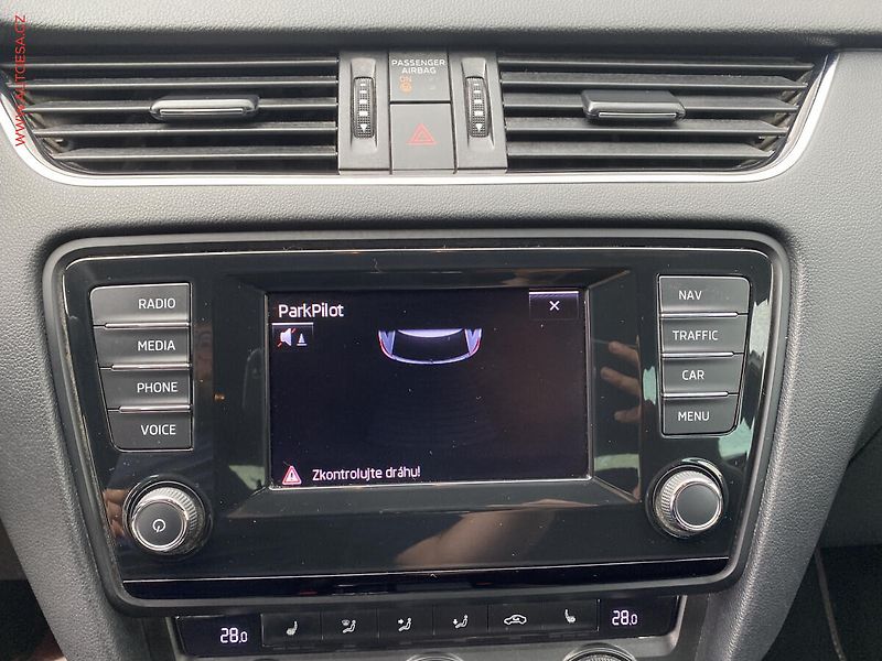 Škoda Octavia (2014) 2.0 TDi, RS Challange, bixen - fotka 18 z 19