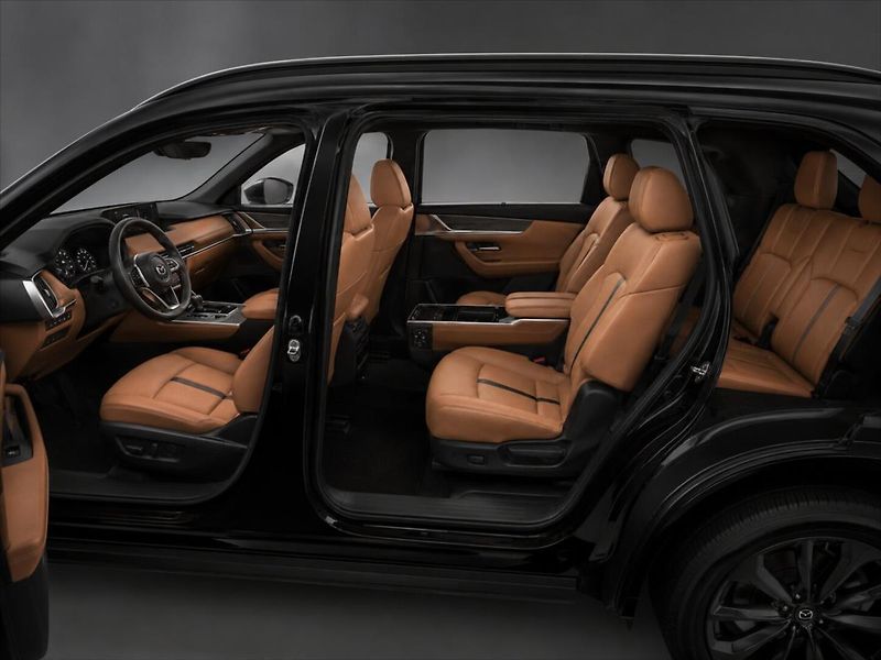 Mazda CX-80 (2026) 3,3 D 254PS AWD Homura Plus - fotka 12 z 12