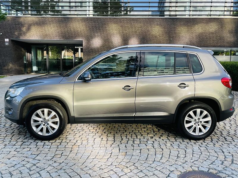 Volkswagen Tiguan 2.0TSI 4x4 AUT SERVISKA VYHŘEV - fotka 20 z 47