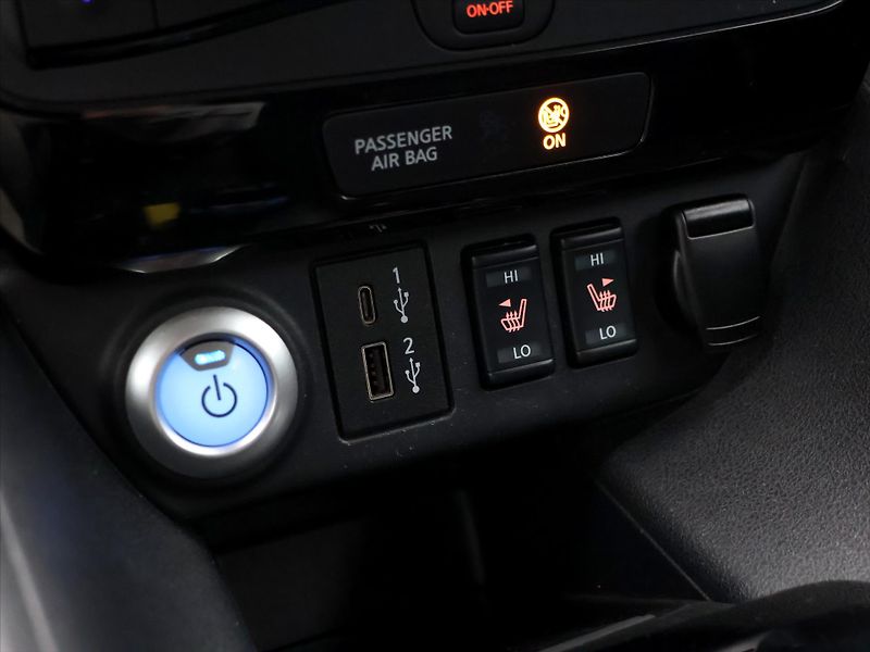 Nissan Leaf 110kW N-Connecta 40kWh - fotka 23 z 32