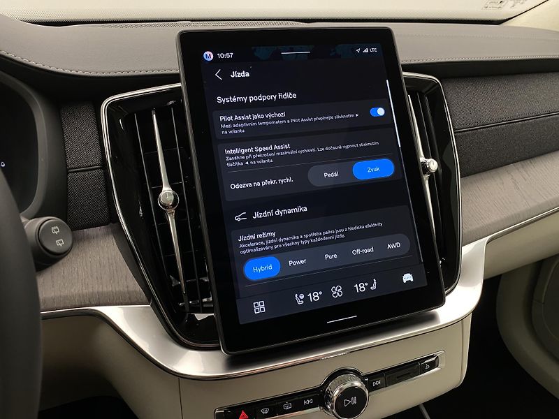 Volvo XC90 (2026) T8 AWD RECHARGE DARK ULTRA - fotka 54 z 79