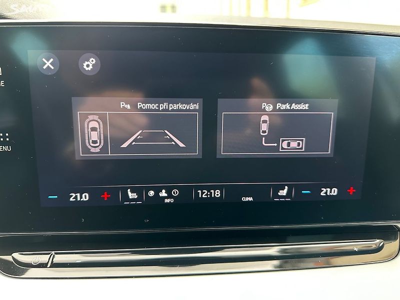 Škoda Octavia 2,0 TDI Sportline paket - fotka 35 z 43