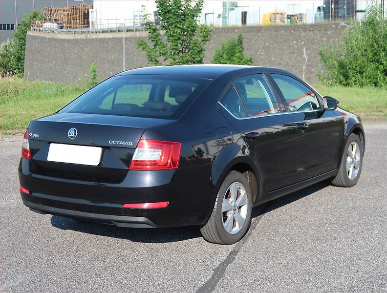 Škoda Octavia (2016) Style 1.6 TDI, Serv.kniha - fotka 5 z 13