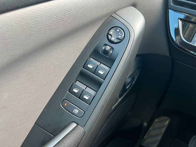 Citroën Grand C4 SpaceTourer (2020) 1.5HDi 96kW Business+ 7-míst - fotka 20 z 34