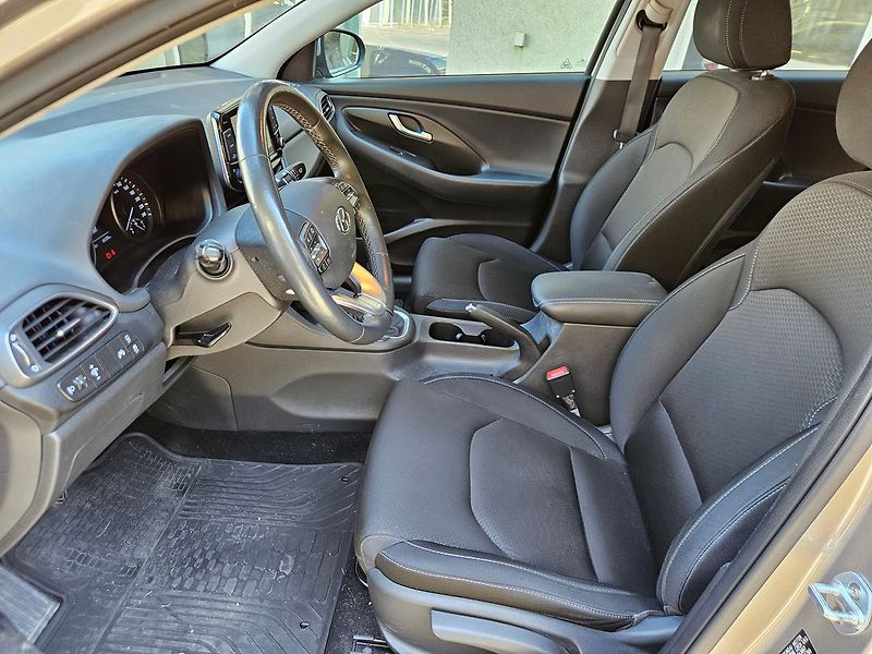 Hyundai i30 1,4 T-GDi 103kW, Style, 1.maj. - fotka 10 z 36