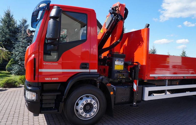Iveco Eurocargo 180E28P 18 palet Palfinger - fotka 9 z 18