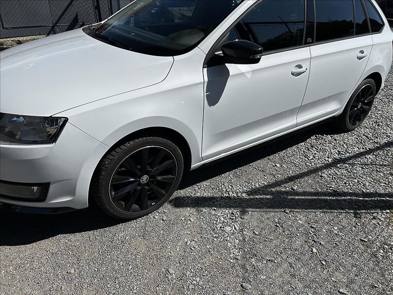 Škoda Rapid 1,2 TSi 81kW Monte Carlo, ALU - fotka 44 z 50