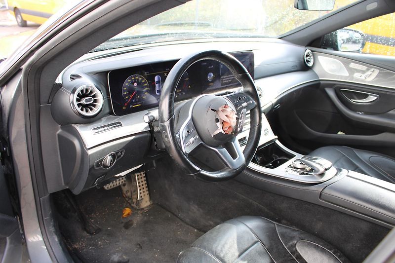 Mercedes-Benz CLS 400d 4MATIC*AMG*Burmester* - fotka 7 z 31