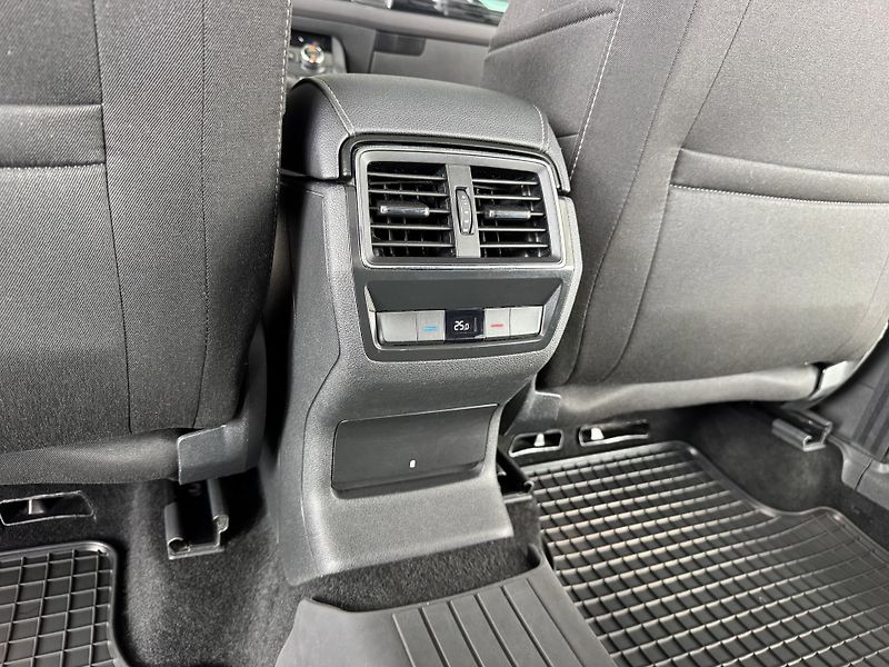 Škoda Kodiaq 1,4TSI DSG*4x4*STYLE*360K*Pano - fotka 34 z 42
