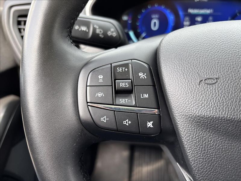 Ford Focus 1,0 mHEV 114kW Active DPH - fotka 28 z 44