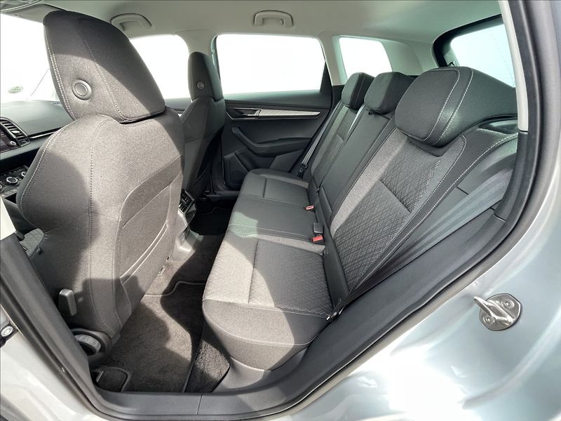 Škoda Karoq 2,0 TDI DSG Style Plus NAV+PDC - fotka 15 z 23