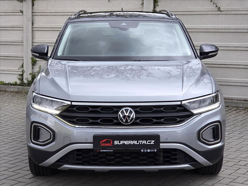 Volkswagen T-Roc 1,5 TSi 110kW DSG Life Tov.zár - fotka 2 z 22