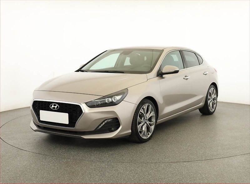 Hyundai i30 (2018) Style 1.4 T-GDI, Serv.kniha - fotka 2 z 19