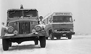 GAZ 69 u silničářů v zimě v Maďarsku.