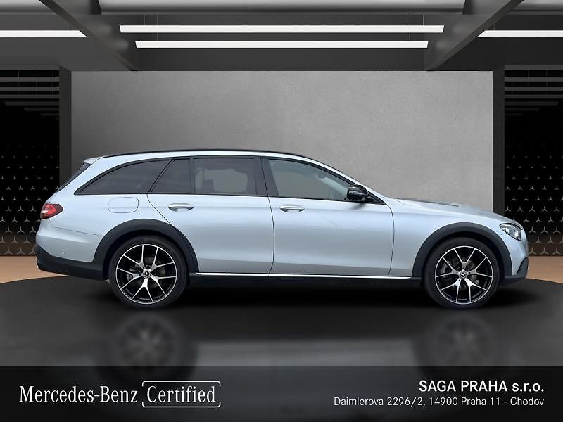 Mercedes-Benz Třídy E E-Třída 220 d 4MATIC All-Terra - fotka 3 z 21