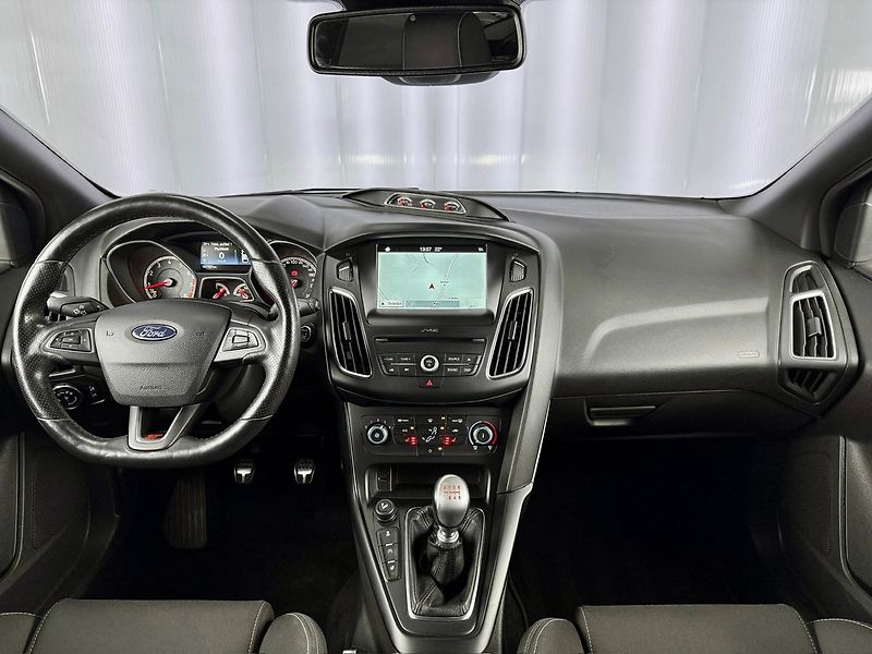 Ford Focus 2.0L 184KW ECOBOOST ST, RECARO - fotka 10 z 21