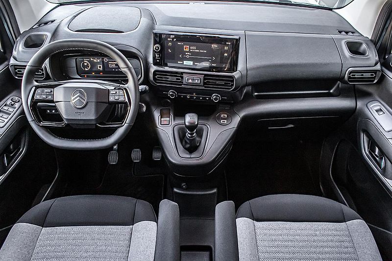 Citroën Berlingo (2026) 1,2 PLUS benzín 110k + STYL - fotka 18 z 20