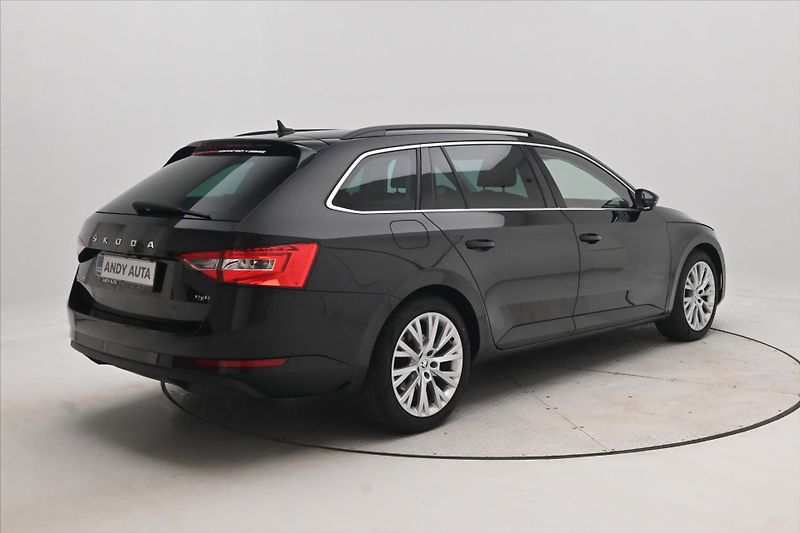 Škoda Superb 2,0 TDI 147 kW DSG 4x4 NEZ.TOP - fotka 5 z 30