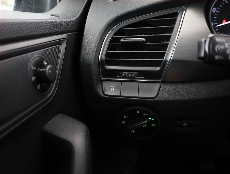 Škoda Fabia (2017) 1.2 TSI, Park. senzory - fotka 15 z 18