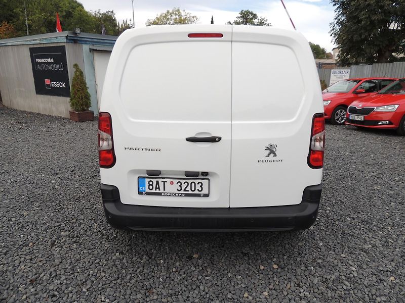 Peugeot Partner (2021) 1.2i,81kw,ČR,1majitel,59000km - fotka 6 z 46