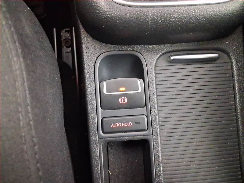 Volkswagen Tiguan (2014) 2.0 TDI, Serv.kniha, Bi-Xenony - fotka 20 z 22