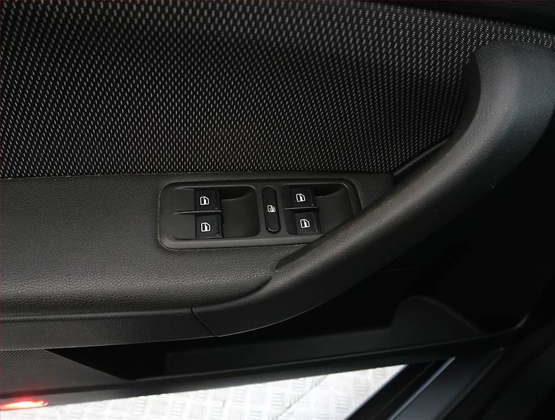 Škoda Yeti (2011) 2.0 TDI, 4X4, Serv.kniha - fotka 17 z 19
