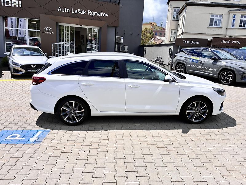 Hyundai i30 WG 1.5T-GDi 117kW DCT STYLE  - fotka 8 z 36