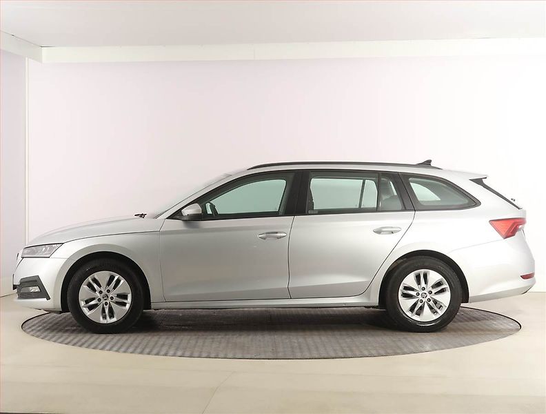 Škoda Octavia (2023) Ambition 2.0 TDI, ČR,1.maj - fotka 3 z 25