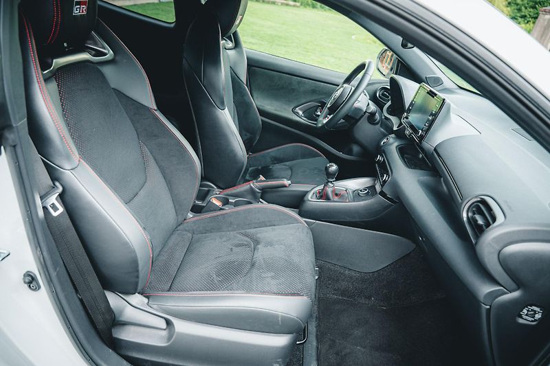 Toyota Yaris (2021) GR PERFORMANCE 4x4 1 MAJITEL  - fotka 34 z 59