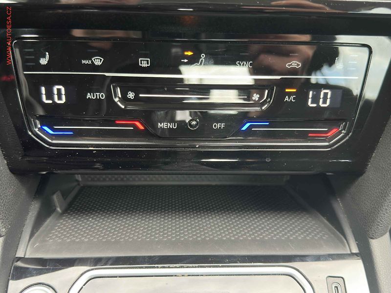 Volkswagen Passat (2021) 2.0TDi, ČR, Elegance, DSG - fotka 16 z 20