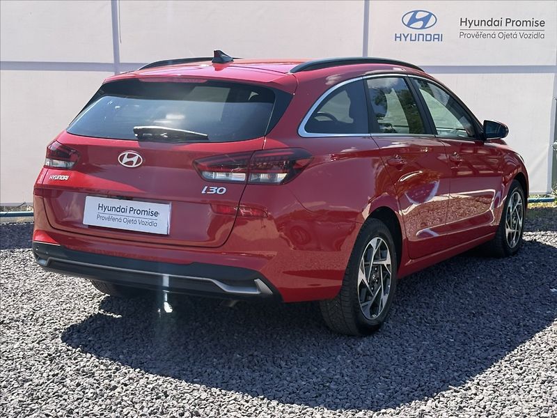 Hyundai i30 1,5 T-GDI 103kW Style - fotka 2 z 23