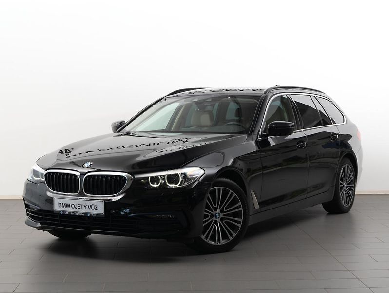 BMW Řada 5 540i xDrive Touring - fotka 1 z 22